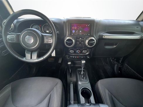 Used 2018 Jeep Wrangler Unlimited Sahara image 7