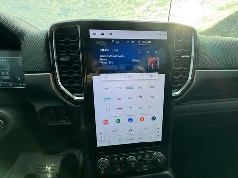 Used 2024 Ford Ranger XLT image 11