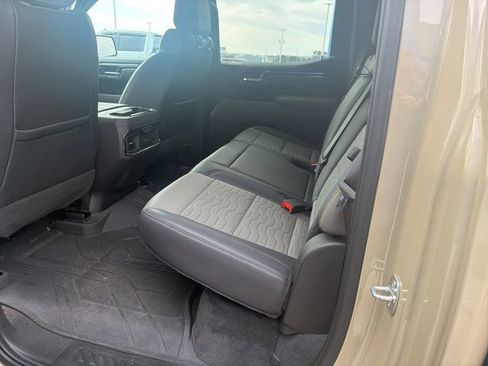 Used 2023 Chevrolet Silverado 1500 ZR2 image 3