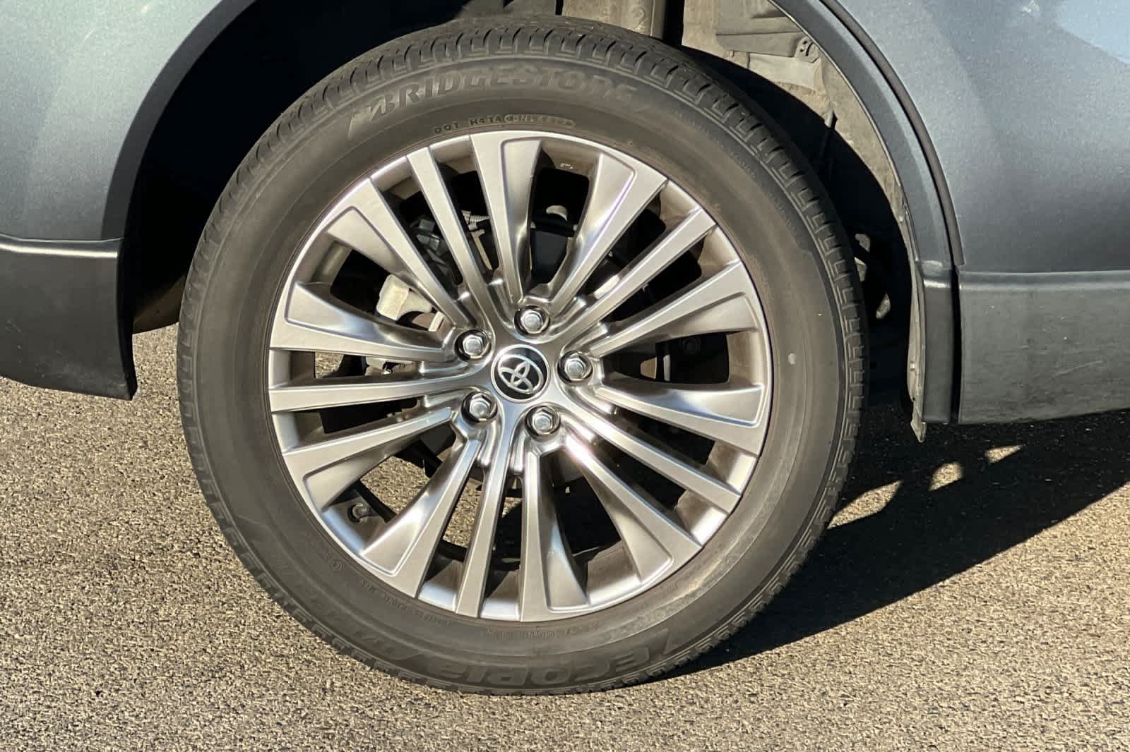 Used 2021 Toyota Venza Limited AWD/4WD image 20