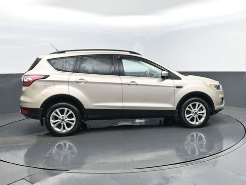 Used 2018 Ford Escape SE image 29