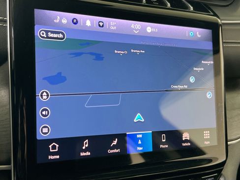 Used 2023 Jeep Grand Cherokee Limited w/ Black Appearance Package AWD/4WD image 13