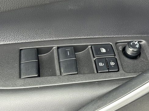 Used 2024 Toyota Corolla SE image 15