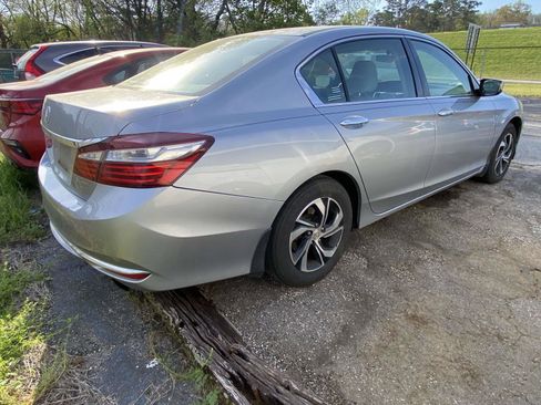Used 2017 Honda Accord LX image 2