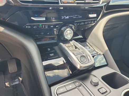 Certified 2024 Acura MDX SH-AWD image 33