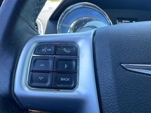 Used 2012 Chrysler 300 RWD image 32