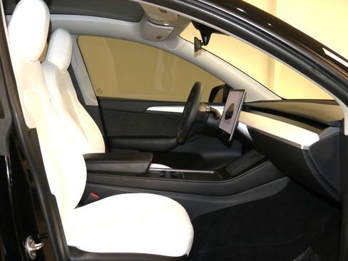 Used 2023 Tesla Model Y Long Range AWD/4WD image 18