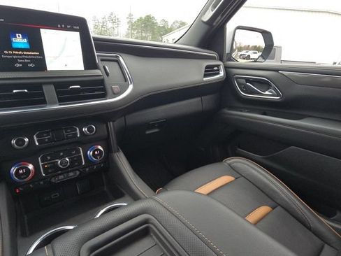 Used 2023 GMC Yukon AT4 w/ Technology Package image 31