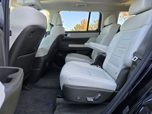 Used 2025 Hyundai Santa Fe Calligraphy image 24