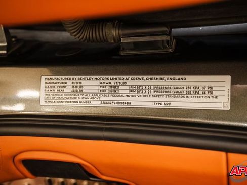 Used 2017 Bentley Bentayga image 94