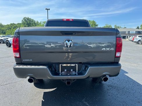 Used 2018 RAM 1500 Express AWD/4WD image 4