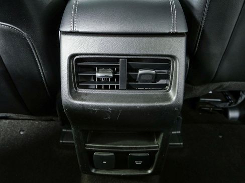 Used 2019 Ford Edge Titanium FWD image 20