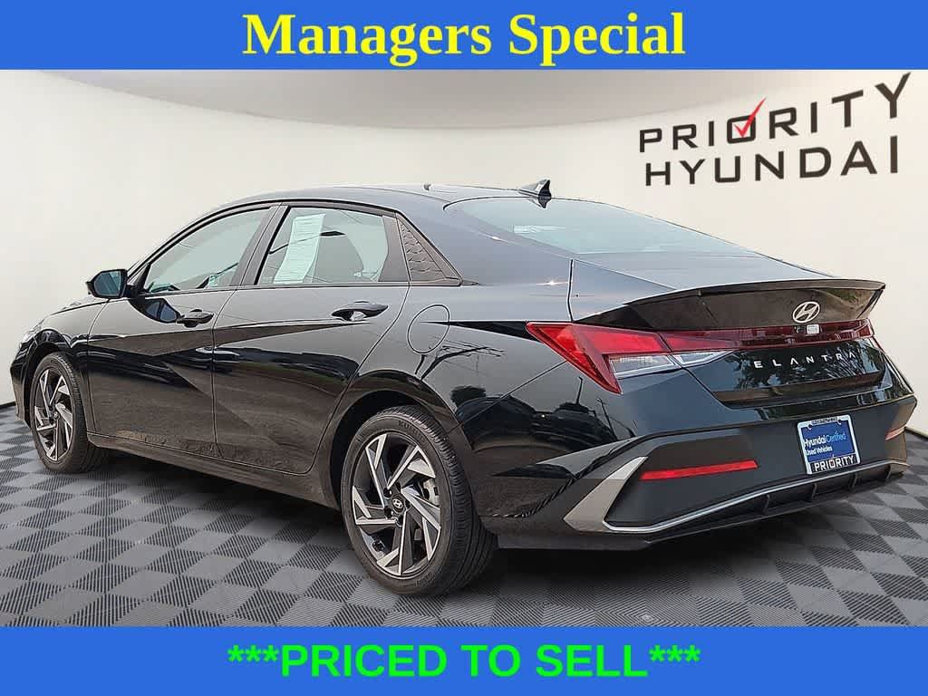 Certified 2025 Hyundai Elantra Sport w/ Cargo Package FWD image 6