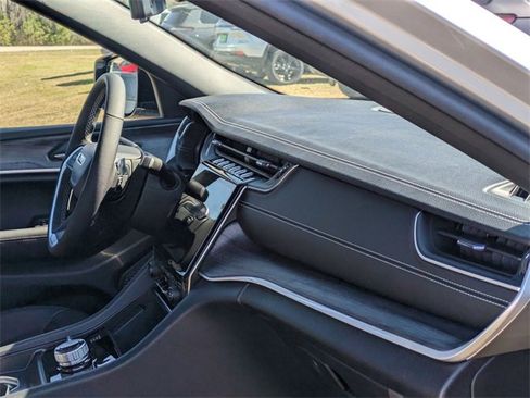 New 2025 Jeep Grand Cherokee L Limited w/ Luxury Tech Group II image 35