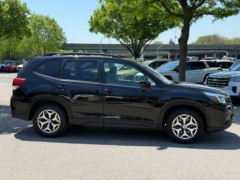Used 2020 Subaru Forester Premium AWD/4WD image 5