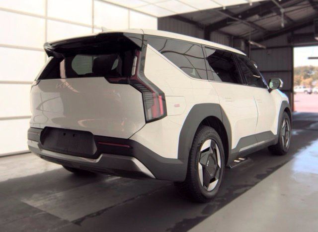 Certified 2024 Kia EV9 Light Long Range RWD image 5