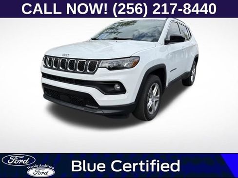 Used 2024 Jeep Compass Latitude image 1
