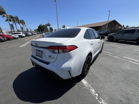 Used 2024 Toyota Corolla SE w/ SE Package FWD image 6