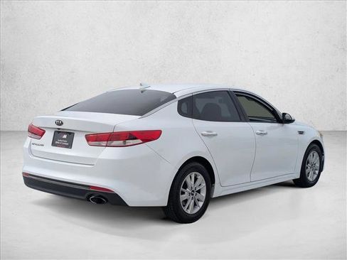 Used 2016 Kia Optima LX image 5