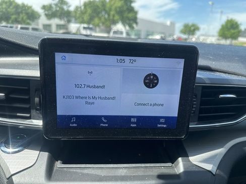 Used 2020 Ford Explorer XLT w/ Equipment Group 202A image 11