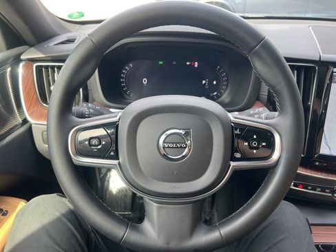 Certified 2023 Volvo XC60 B6 Ultimate w/ Protection Package Premier image 32