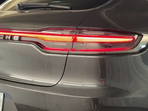 Used 2019 Porsche Macan AWD/4WD image 8