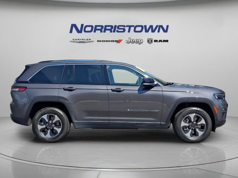 Used 2023 Jeep Grand Cherokee 4WD 4xe image 7