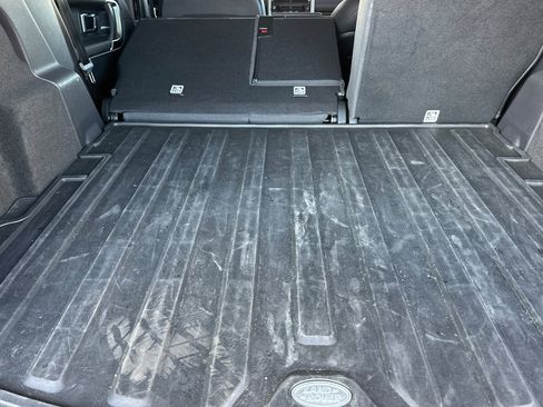 Used 2018 Land Rover Discovery Sport HSE image 17