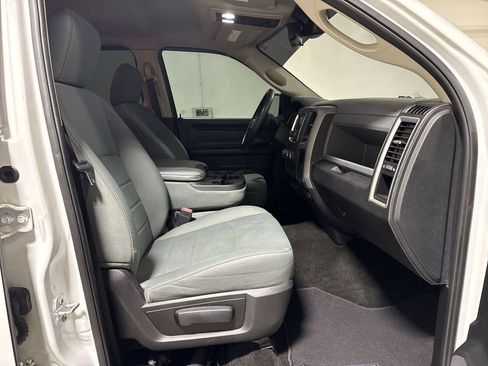 Used 2016 RAM 1500 Express AWD/4WD image 21