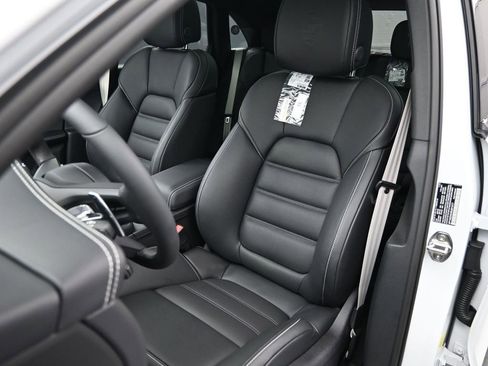 New 2025 Porsche Macan S image 5