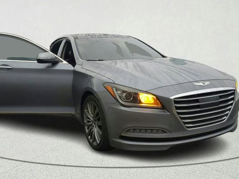 Used 2015 Hyundai Genesis 5.0 image 8