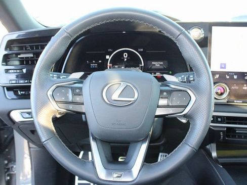 Certified 2025 Lexus RX 500h F Sport image 17