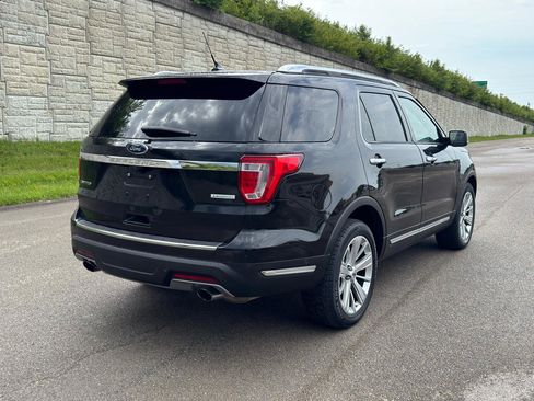 Used 2019 Ford Explorer Limited w/ Ford Safe & Smart Package FWD image 3