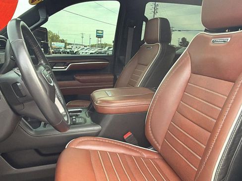 Used 2024 GMC Sierra 3500 Denali Ultimate AWD/4WD image 14