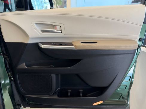 Used 2024 Toyota Sienna XLE FWD image 15