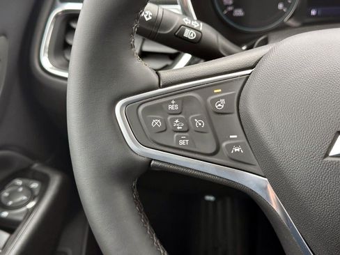 Used 2023 Chevrolet Equinox Premier image 19