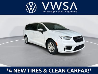 Used 2023 Chrysler Pacifica Touring-L