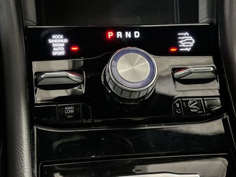 Used 2023 Jeep Grand Cherokee Overland w/ Luxury Tech Group IV image 32