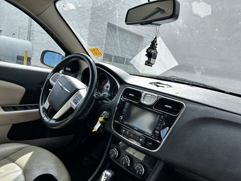 Used 2014 Chrysler 200 Limited w/ Sun/Sound Group image 15