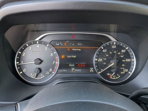 Used 2024 Nissan Titan SV image 21