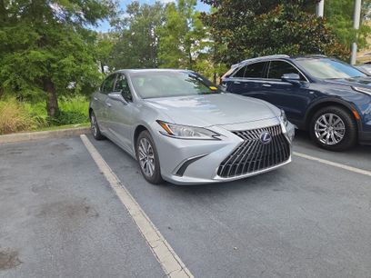 Used 2022 Lexus ES 300h w/ Premium Package