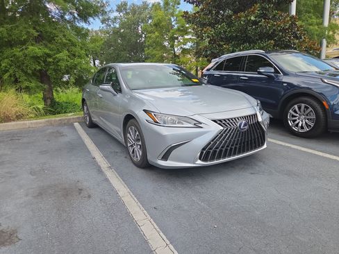 Used 2022 Lexus ES 300h w/ Premium Package FWD image 1