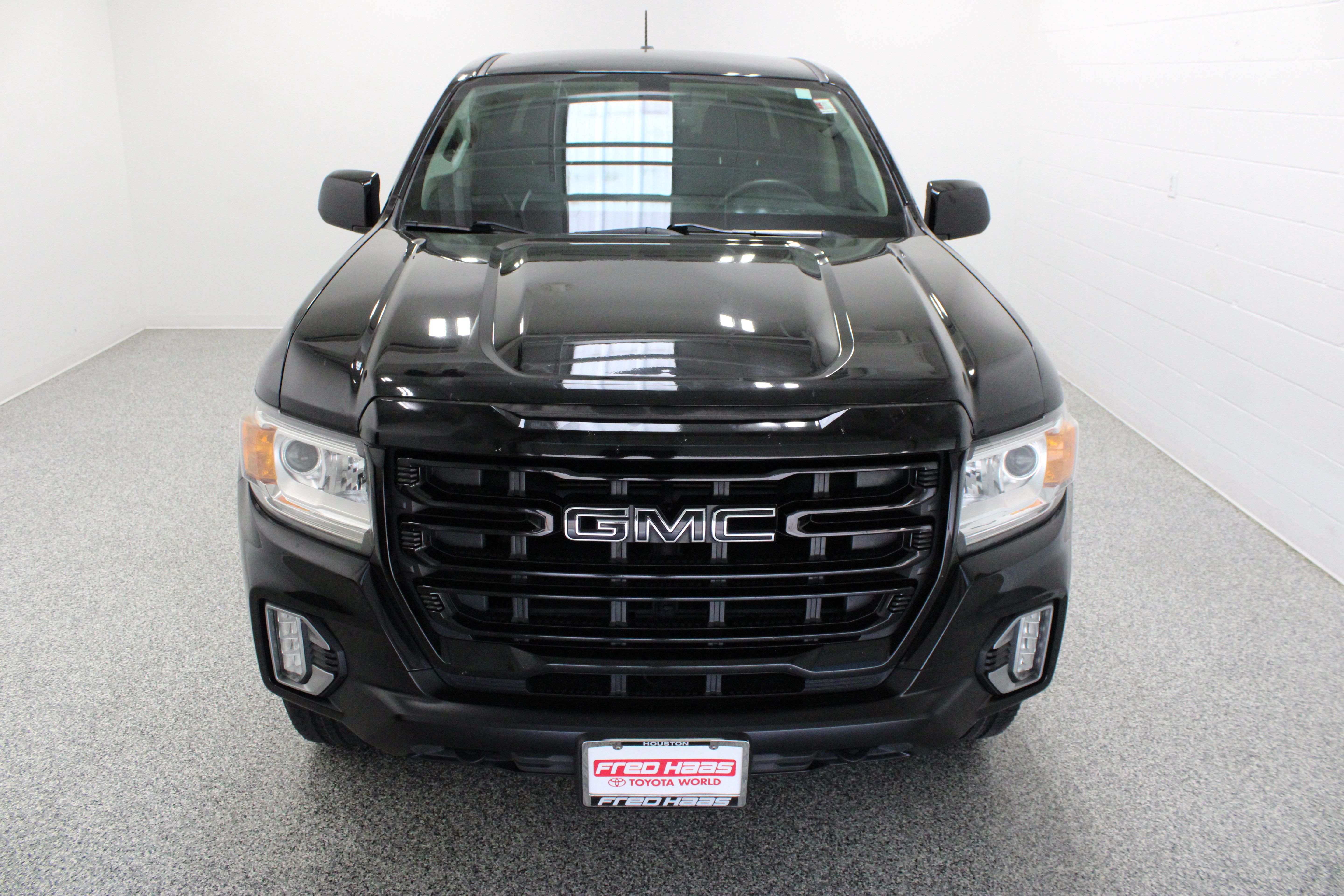 Used 2022 GMC Canyon Elevation w/ Elevation Premium Package RWD image 3