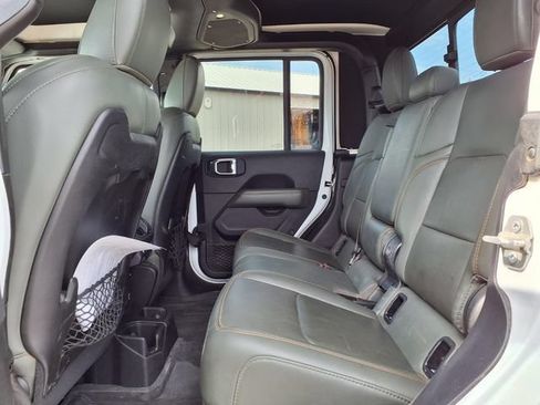Used 2024 Jeep Gladiator Mojave AWD/4WD image 15