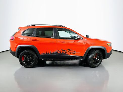 Used 2021 Jeep Cherokee Trailhawk image 8
