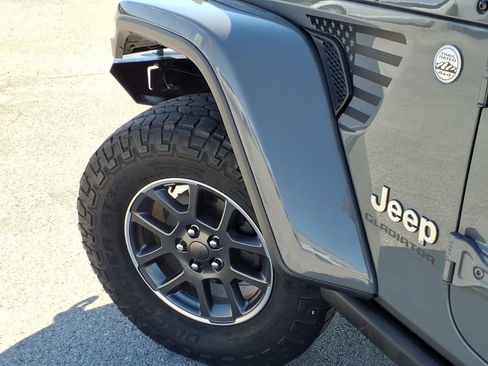 Used 2020 Jeep Gladiator Overland w/ Popular Equipment Package AWD/4WD image 10