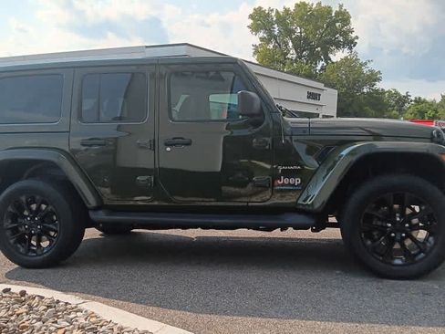 Used 2023 Jeep Wrangler Unlimited Sahara w/ Cold Weather Group AWD/4WD image 7