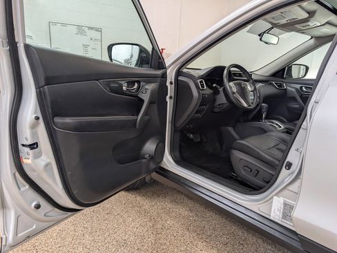 Used 2016 Nissan Rogue SL AWD/4WD image 6