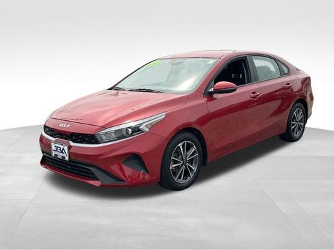 Used 2023 Kia Forte LXS w/ LXS Technology Package FWD image 24