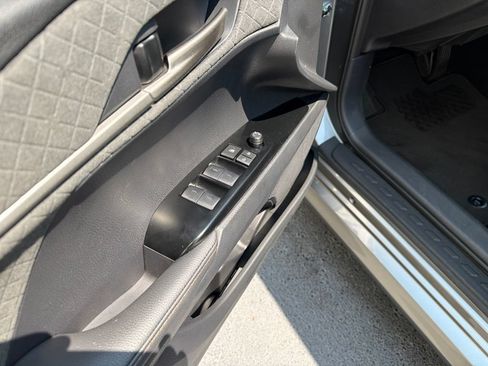 Used 2026 Toyota Camry XLE FWD image 37